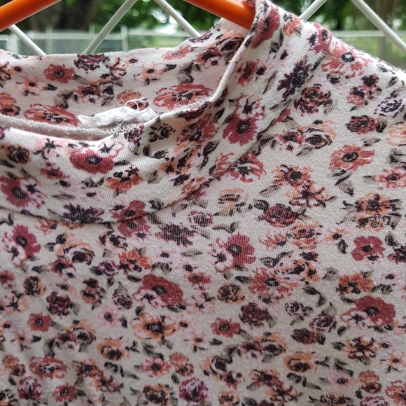 Floral turtle neck dress - Picture 3 of 5